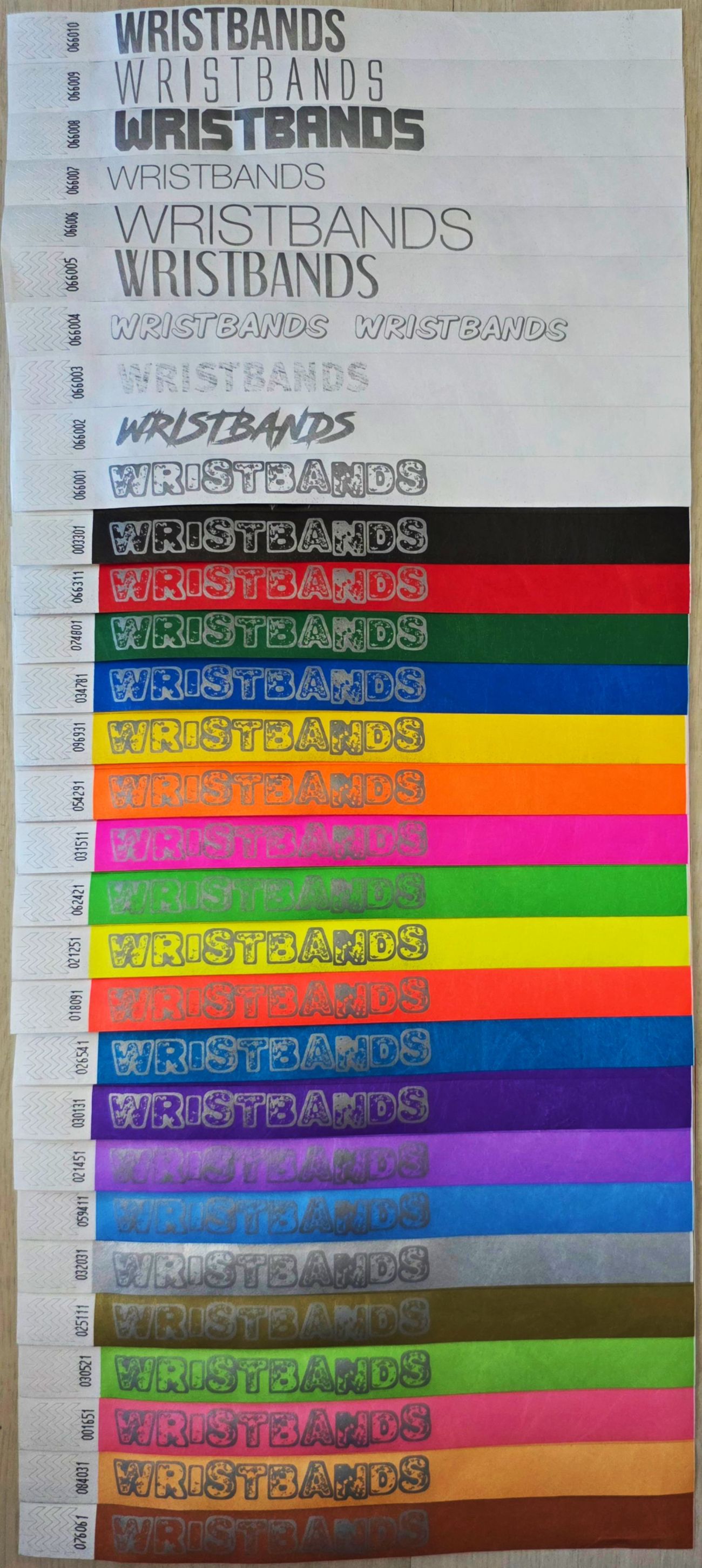 Impresión en plata sobre todos los colores de pulsera Tyvek